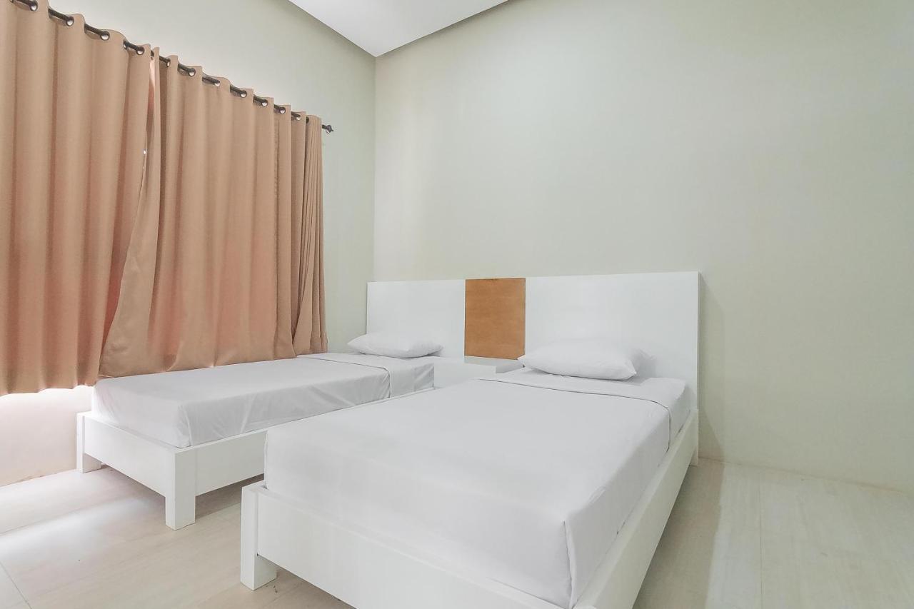 RedDoorz Resort Syariah @ Idelansia Home Stay Ciater Subang Zewnętrze zdjęcie