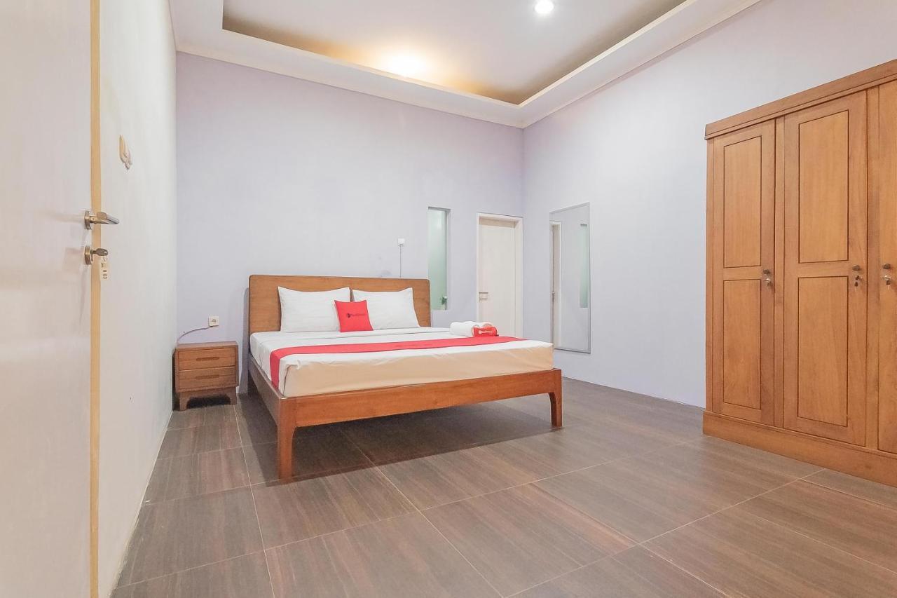 RedDoorz Resort Syariah @ Idelansia Home Stay Ciater Subang Zewnętrze zdjęcie