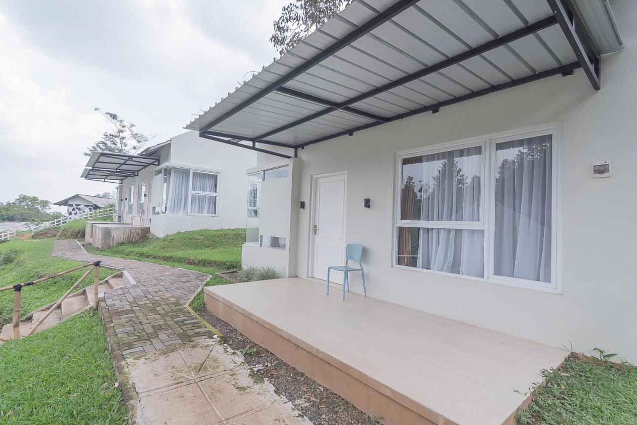 RedDoorz Resort Syariah @ Idelansia Home Stay Ciater Subang Zewnętrze zdjęcie