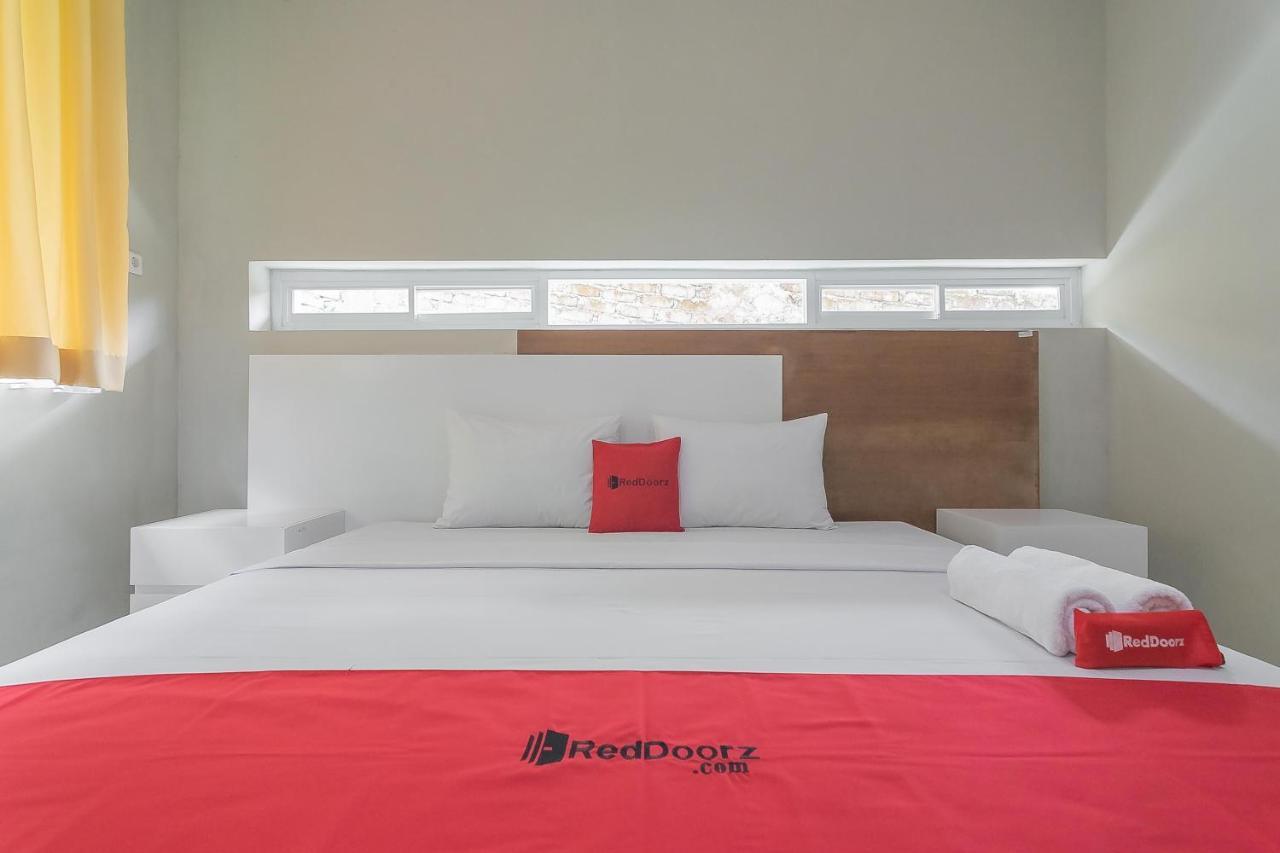 RedDoorz Resort Syariah @ Idelansia Home Stay Ciater Subang Zewnętrze zdjęcie