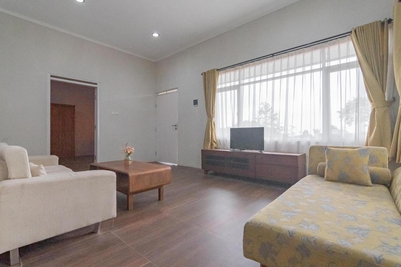 RedDoorz Resort Syariah @ Idelansia Home Stay Ciater Subang Zewnętrze zdjęcie