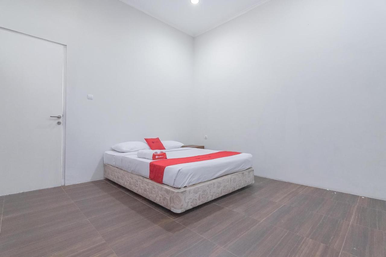 RedDoorz Resort Syariah @ Idelansia Home Stay Ciater Subang Zewnętrze zdjęcie