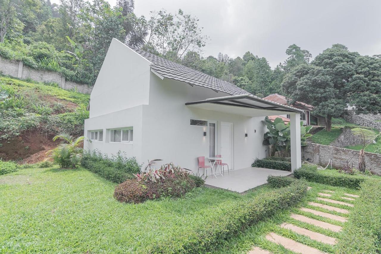 RedDoorz Resort Syariah @ Idelansia Home Stay Ciater Subang Zewnętrze zdjęcie