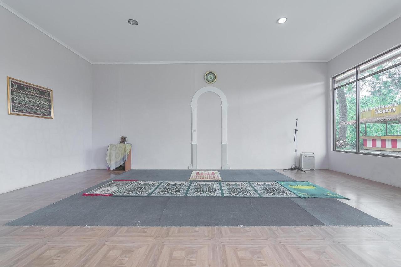 RedDoorz Resort Syariah @ Idelansia Home Stay Ciater Subang Zewnętrze zdjęcie